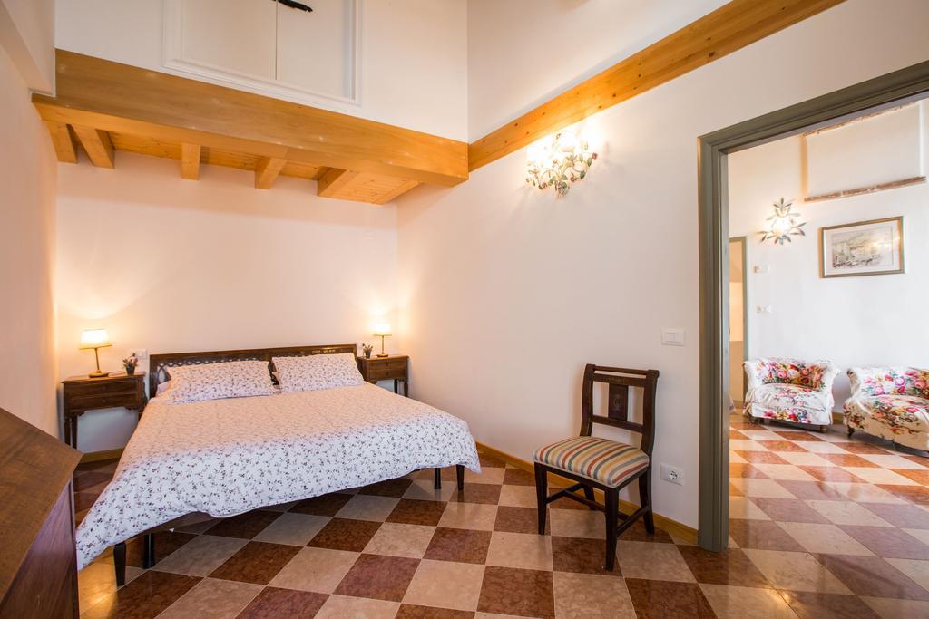 Le Camerine Apartment Water Front توسكولانو ماديرنو المظهر الخارجي الصورة